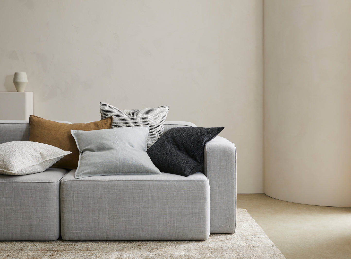 Como Linen Cushions | Olive