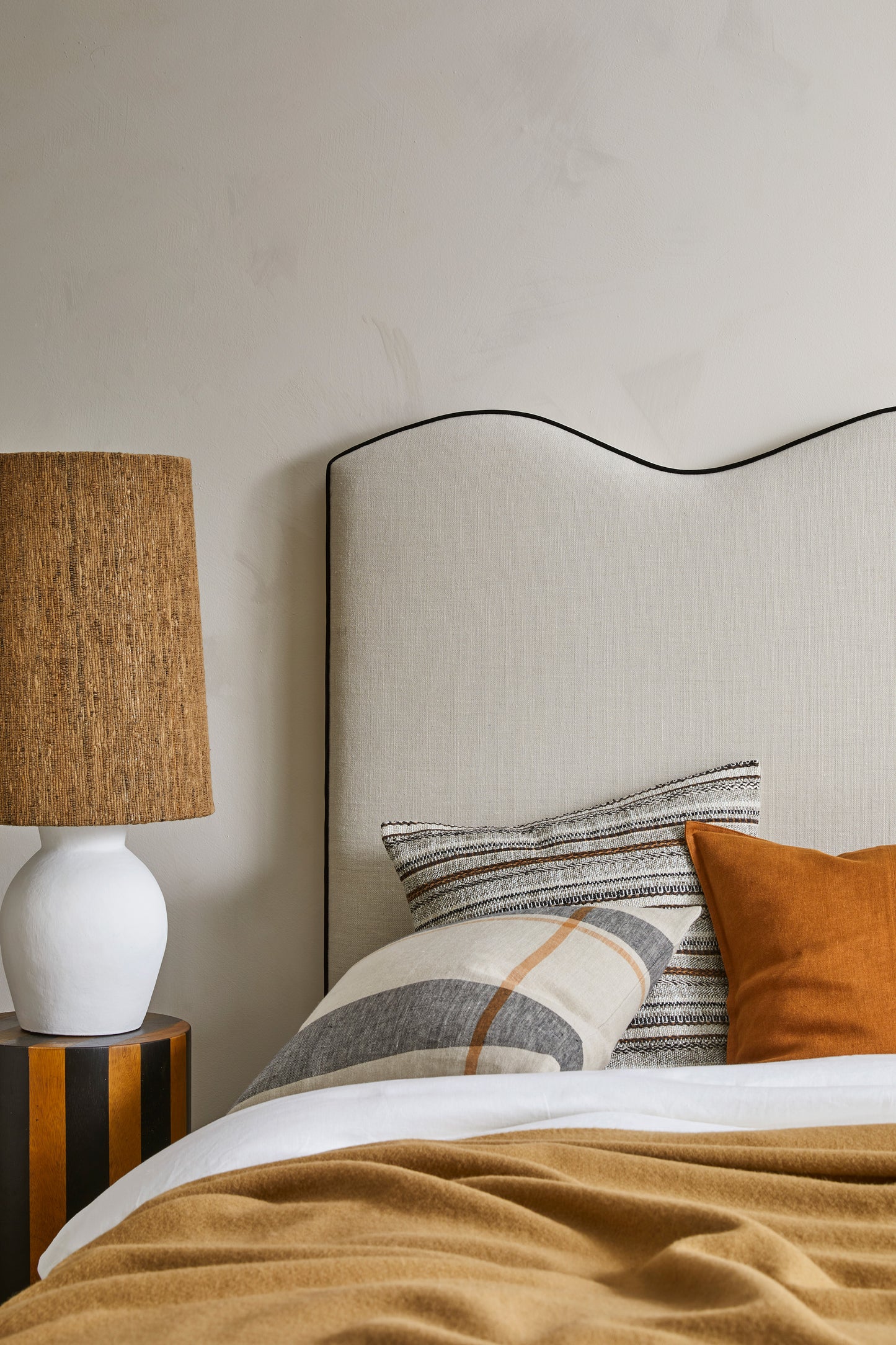 Dante Linen Cushion – Linen