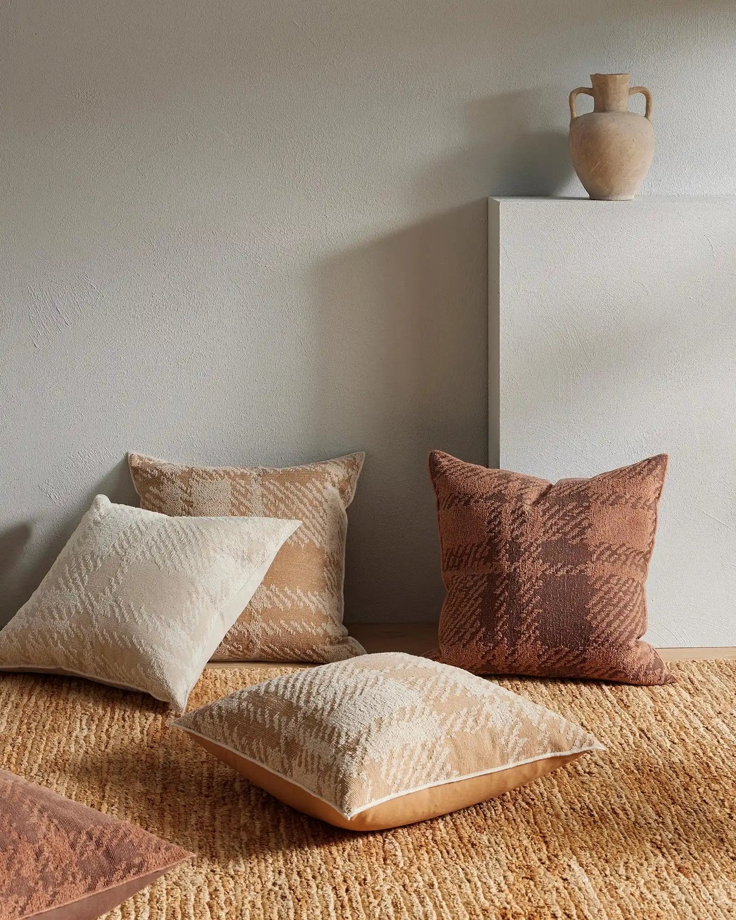 Sienne Cushion in Macadamia