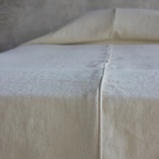 Granito Linen Bed Cover, Cream with Piping Detail | Made in Italy
