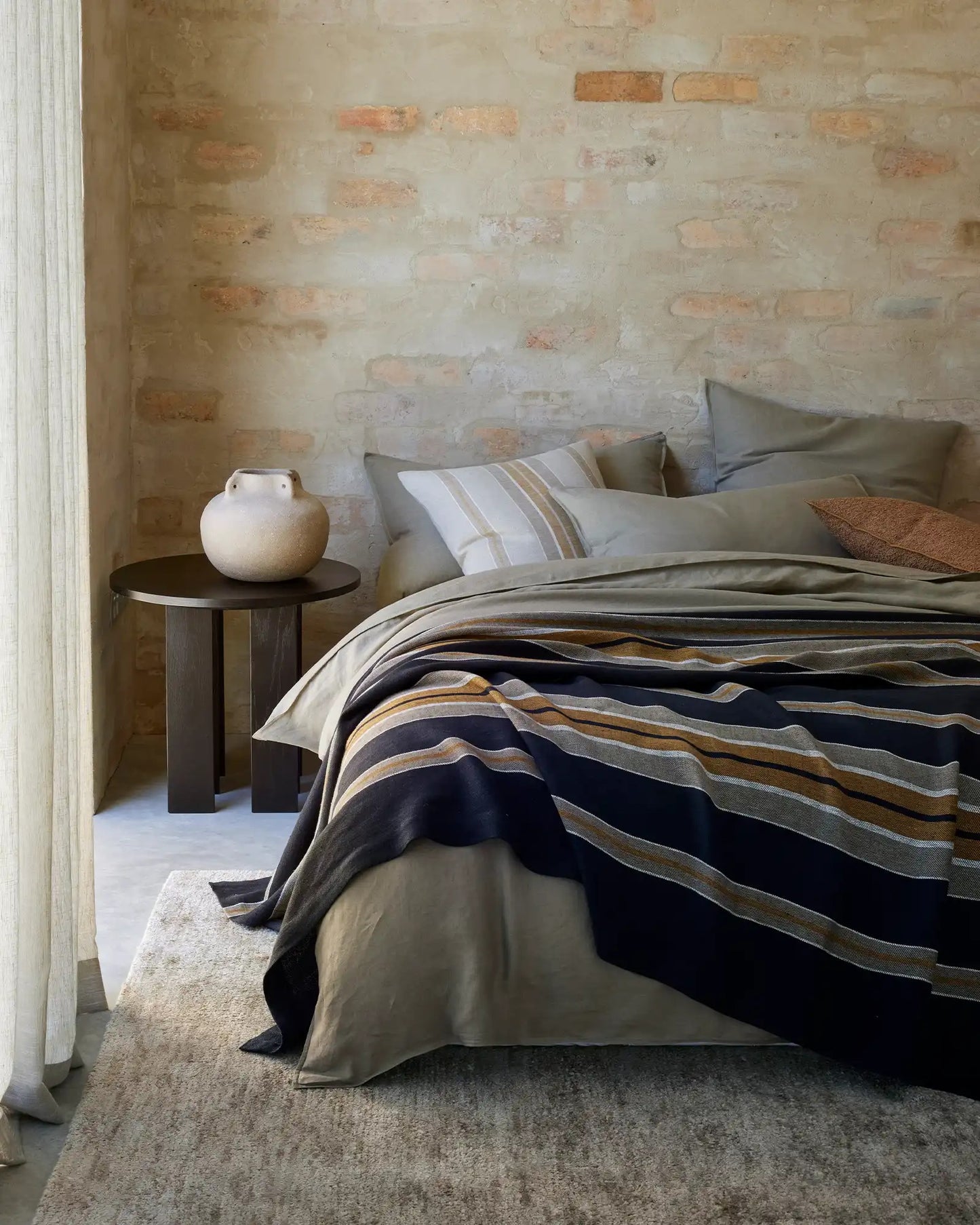 Rêve Linen Throw | Shadow