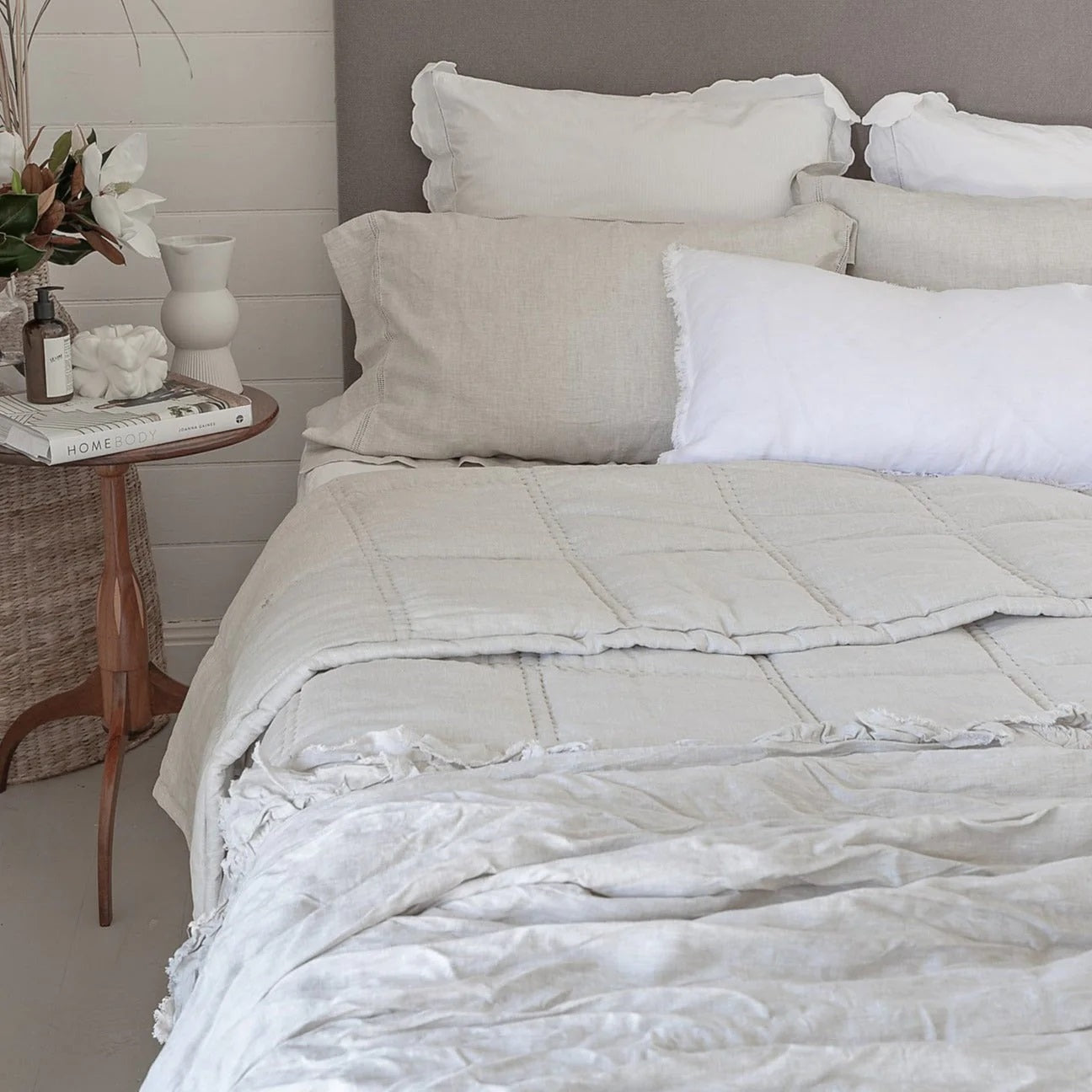 Capri Reversible Linen Quilt | Natural