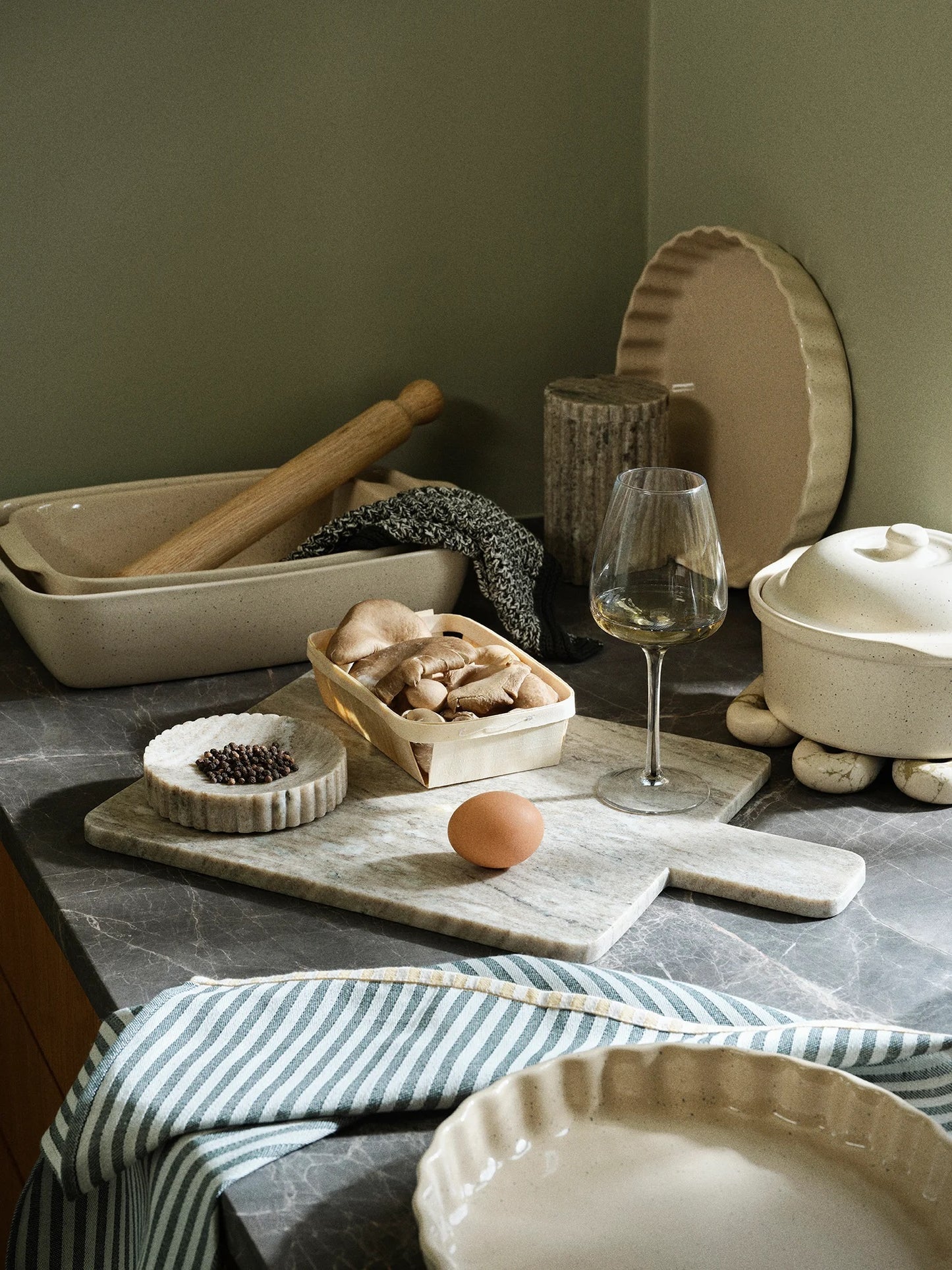 Oven Dish Square Medium - Beige