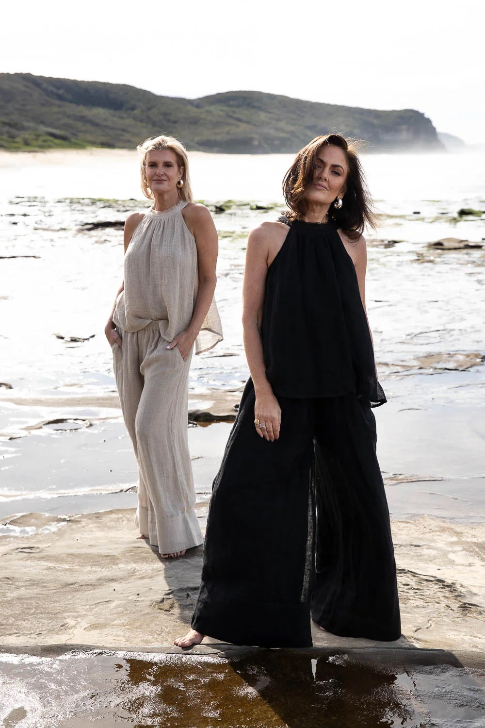 Gauze Linen Highneck Top | Black