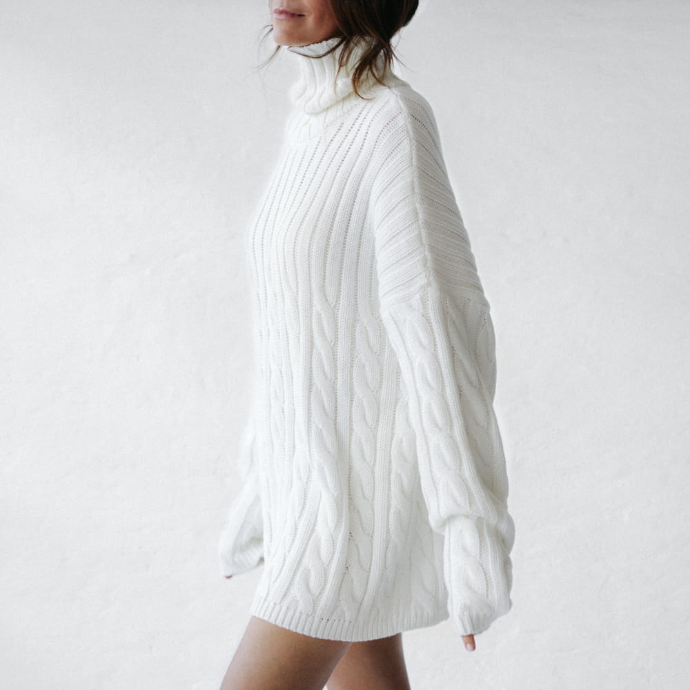 Cable Knit Turtleneck Sweater – Ivory