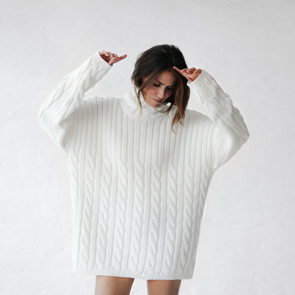 Cable Knit Turtleneck Sweater – Ivory