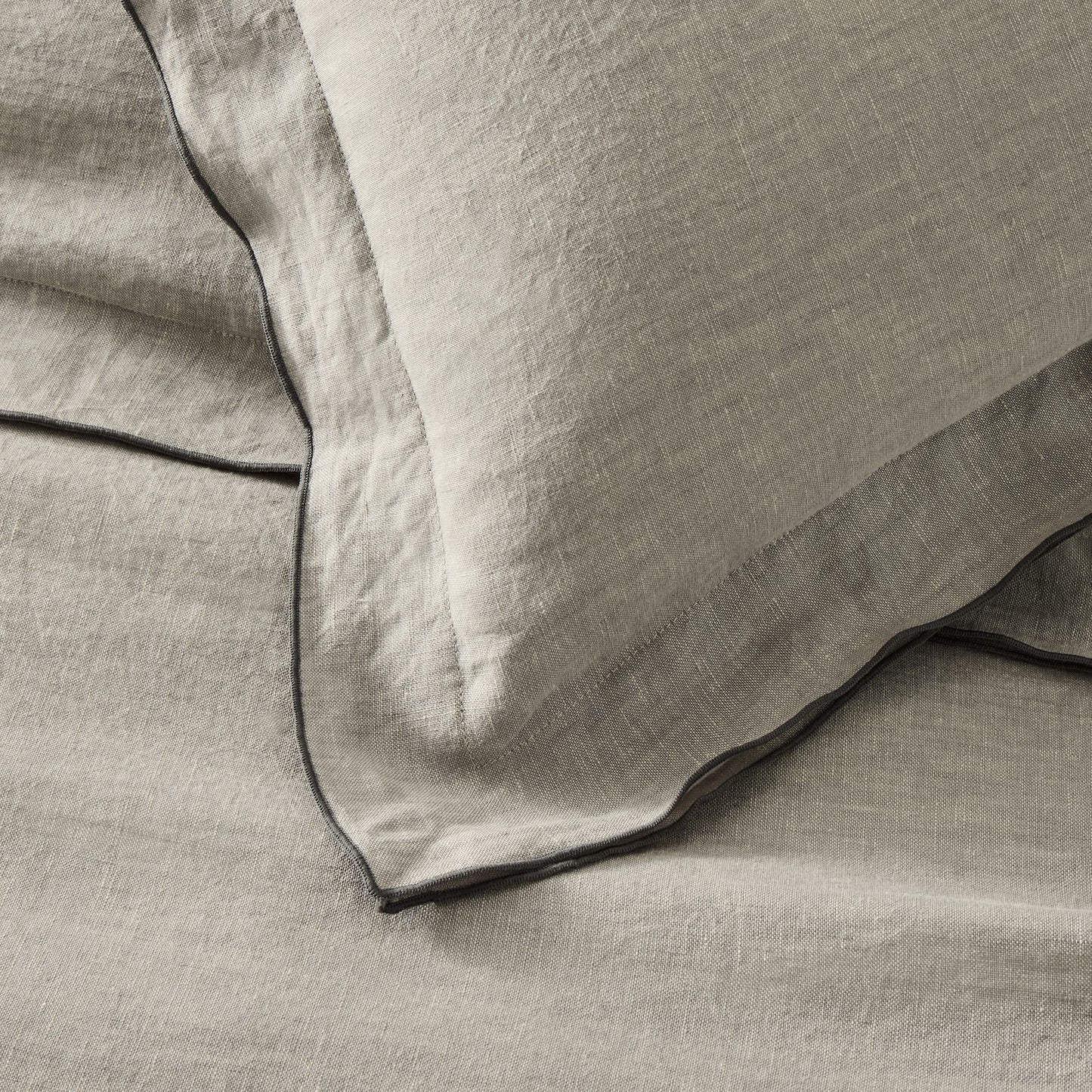 Sable Edge Linen Duvet Cover - Natural with black border