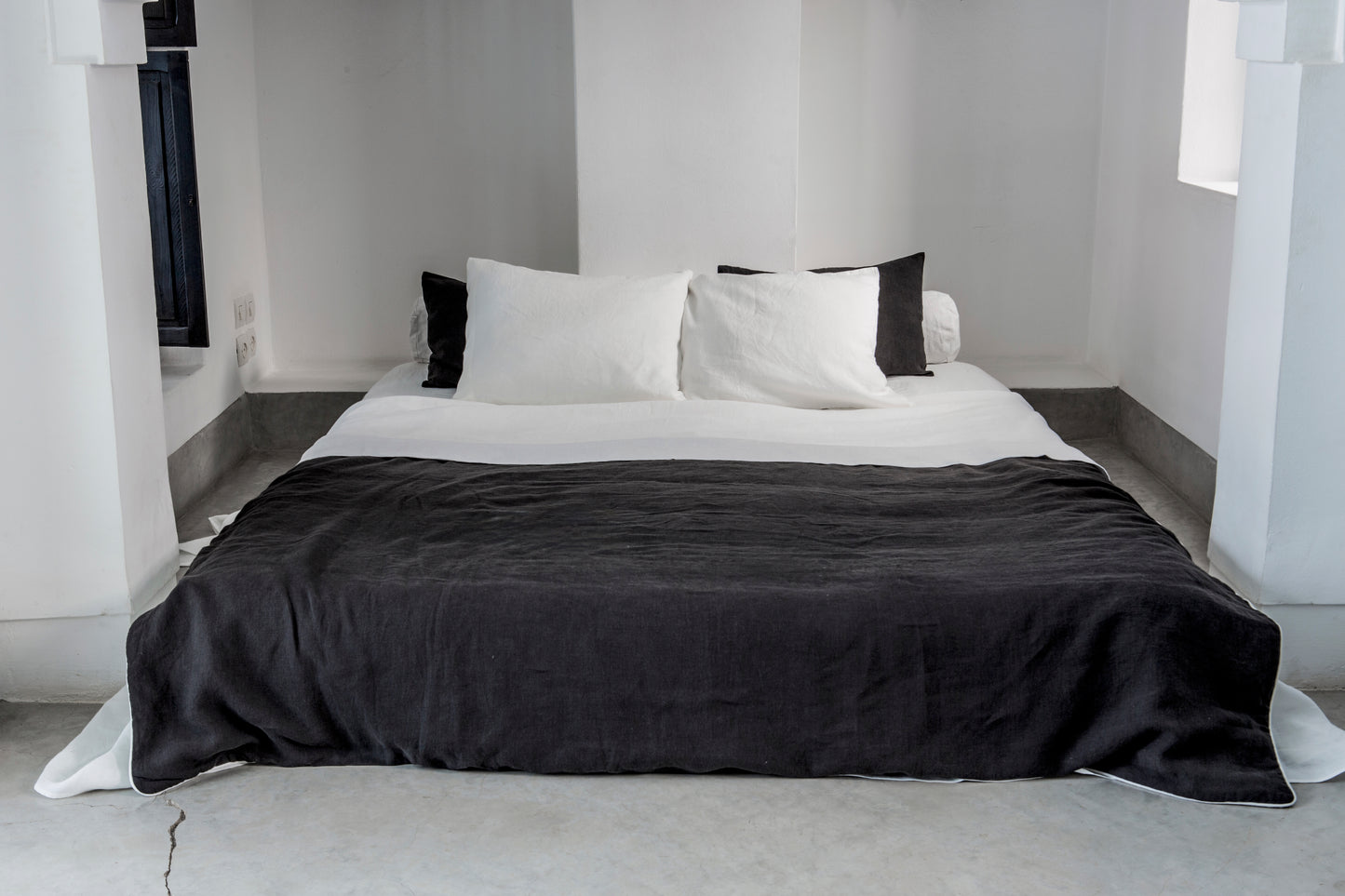 Linen Bed Cover | Black & Natural | Made in Italy
