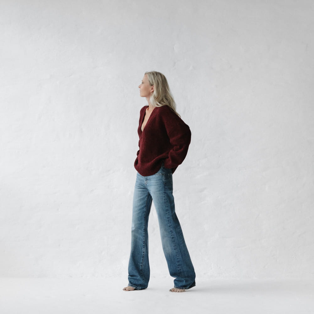 Merino V-Neck Sweater – Burgundy