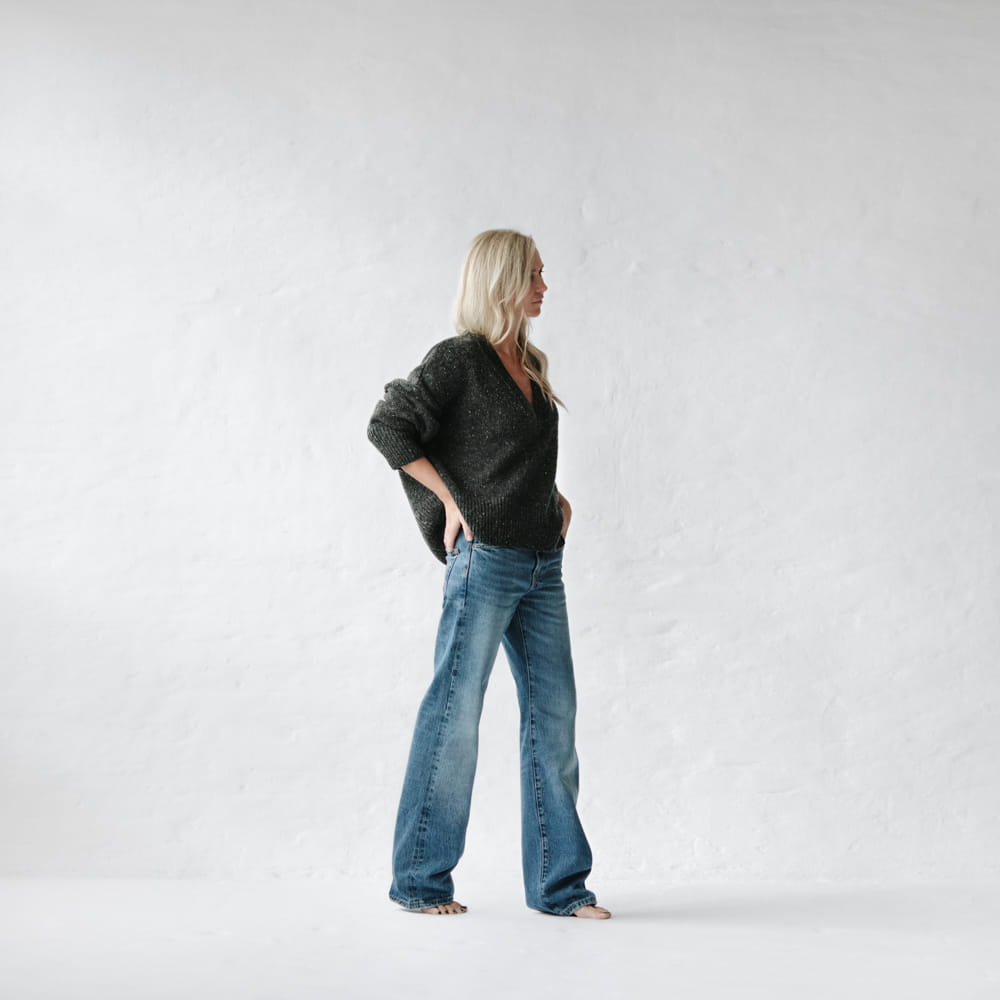 Merino V-Neck Sweater – Graphite