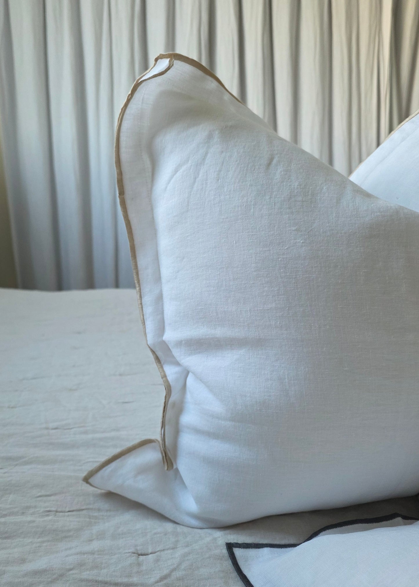 Sable Edge Linen Duvet Cover - White with Gold border