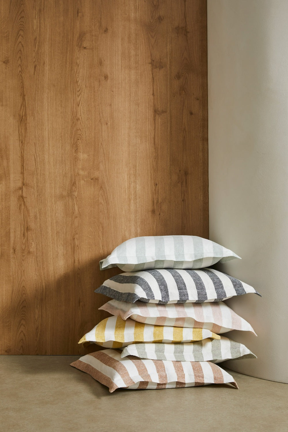 Luca Linen Cushion | Olive