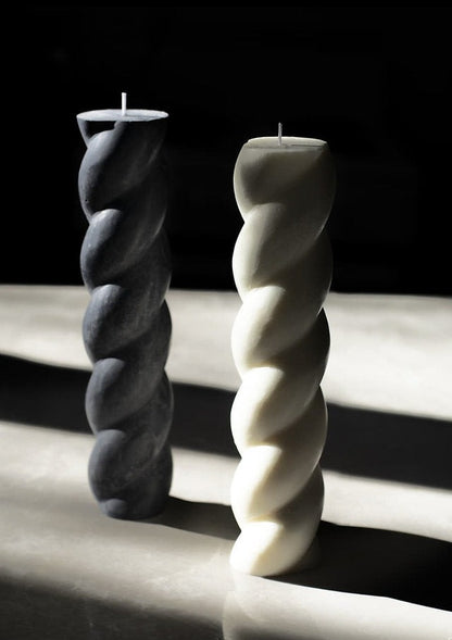 Large twisted pillar candle | White