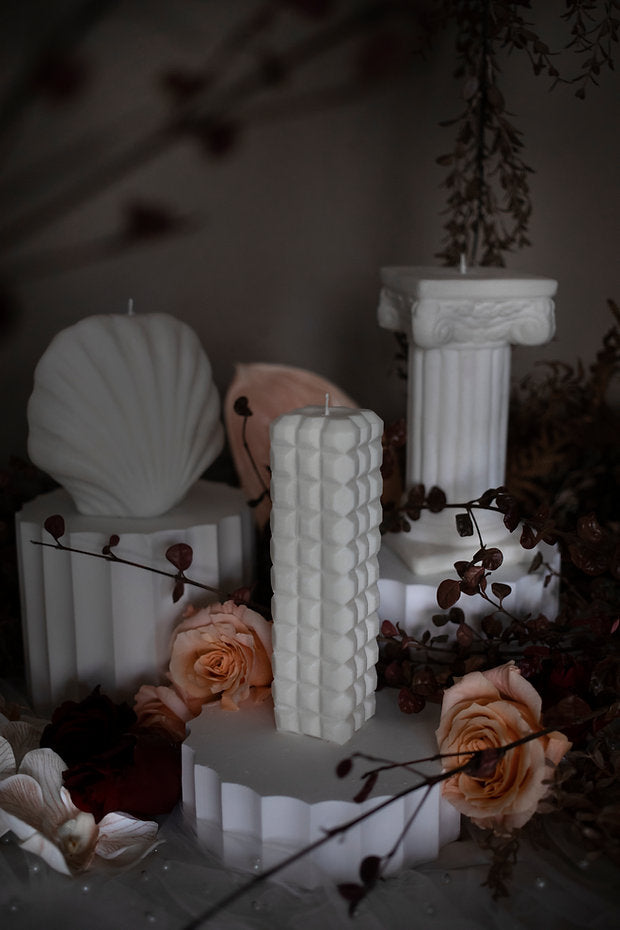 Handpoured deco column candle | White