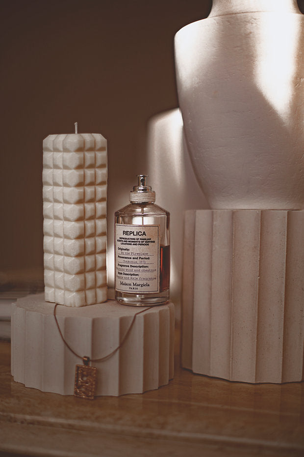 Handpoured deco column candle | White