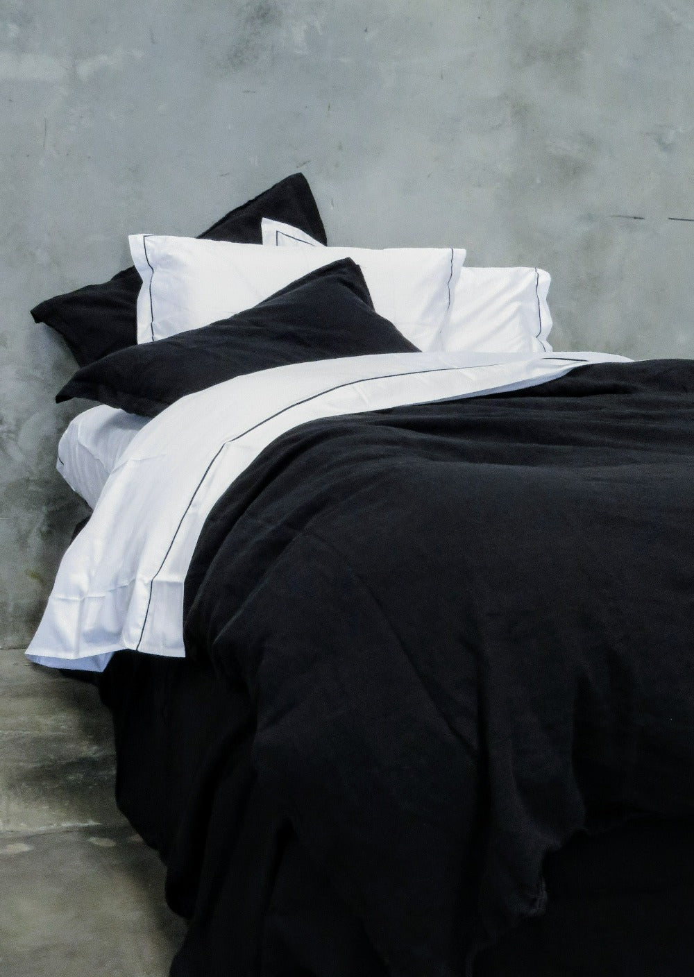 Linen Flat Sheet | Black | Made in Europe