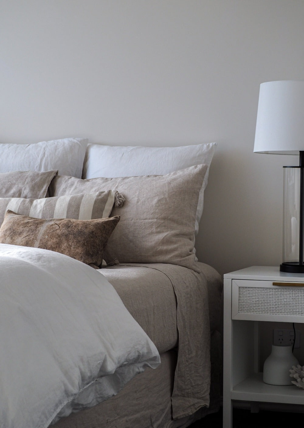 Lincoln Bedside Table | White