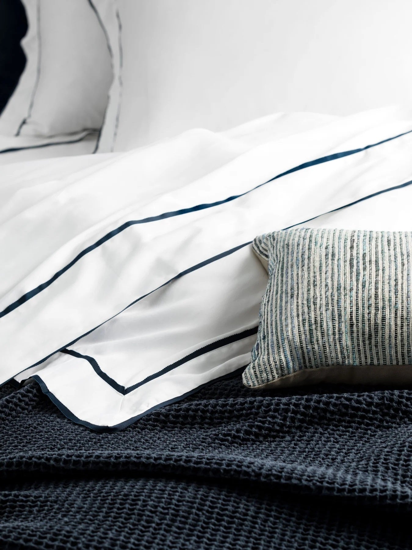 Egyptian Cotton Grosgrain Pillowcases | Navy