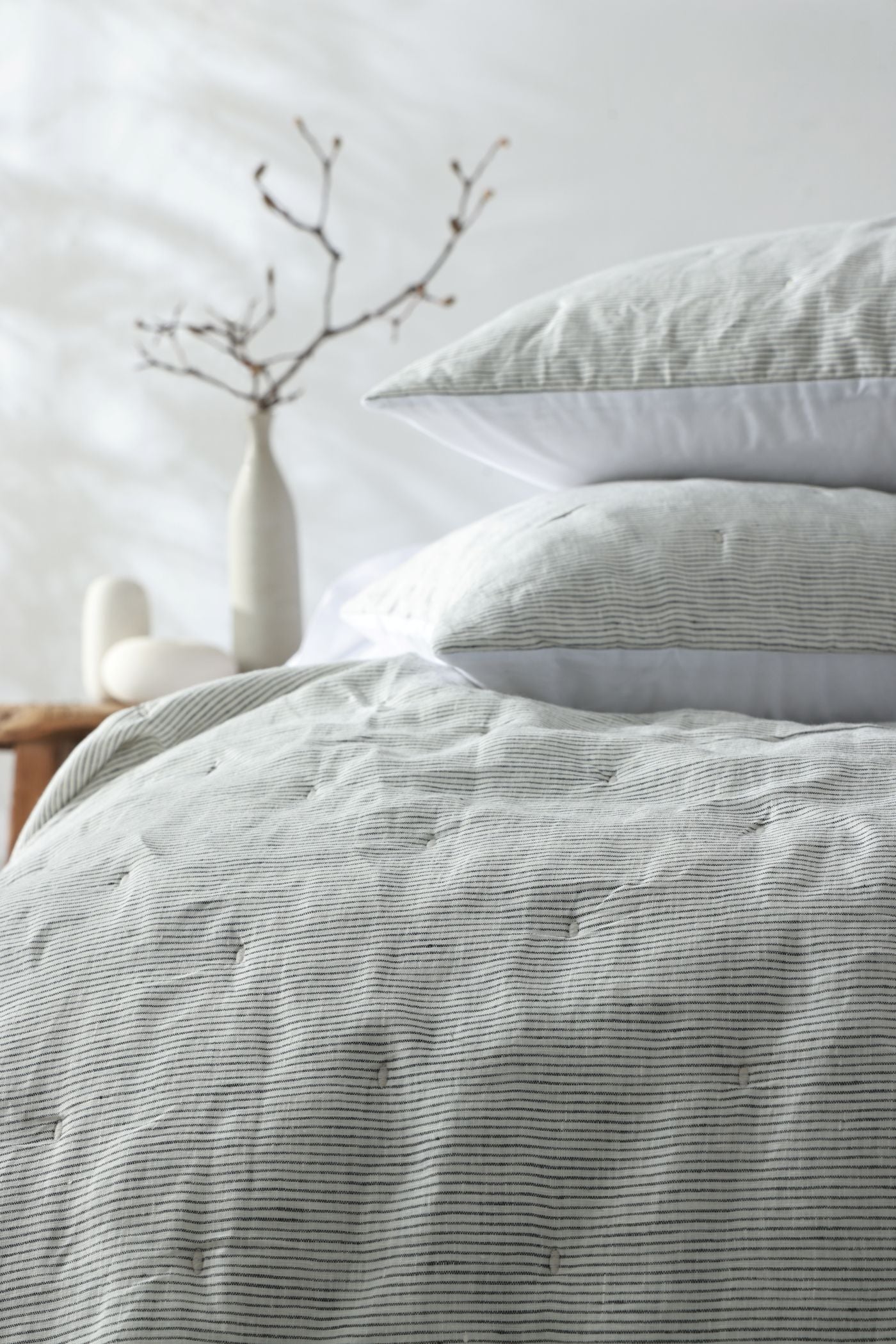 Linen Quilted Bed Cover - Black and White Pinstripe