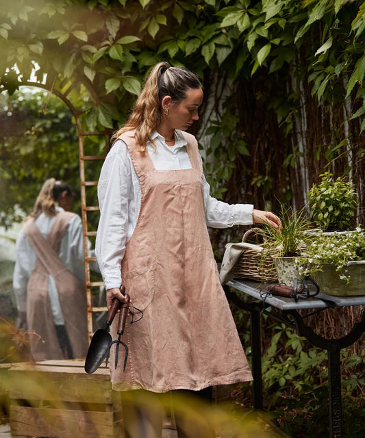 Cross Back Apron – Pale Pink