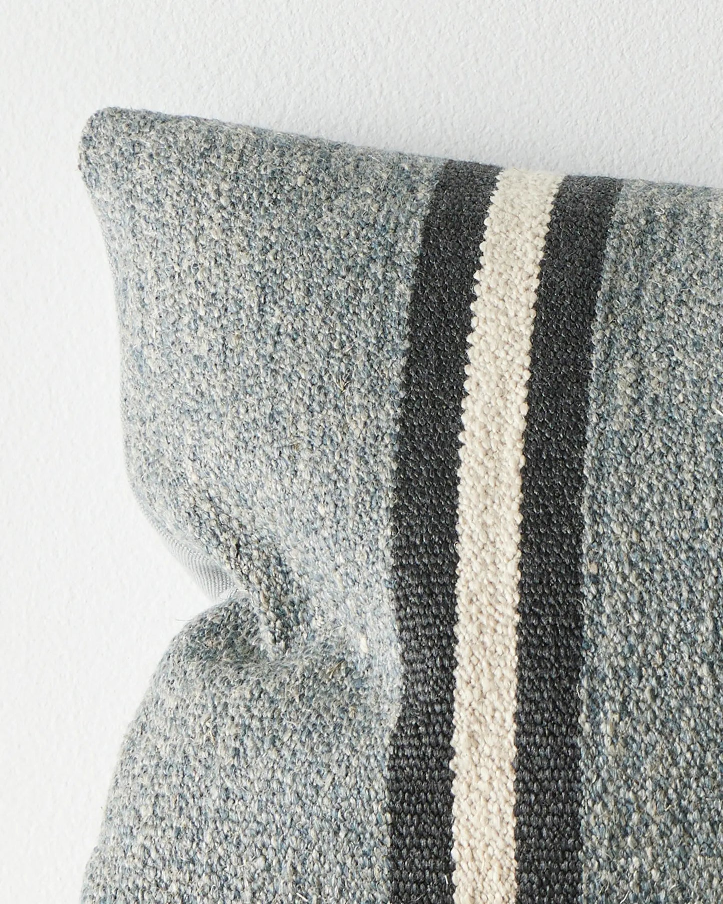 Mila Cushion – Horizon