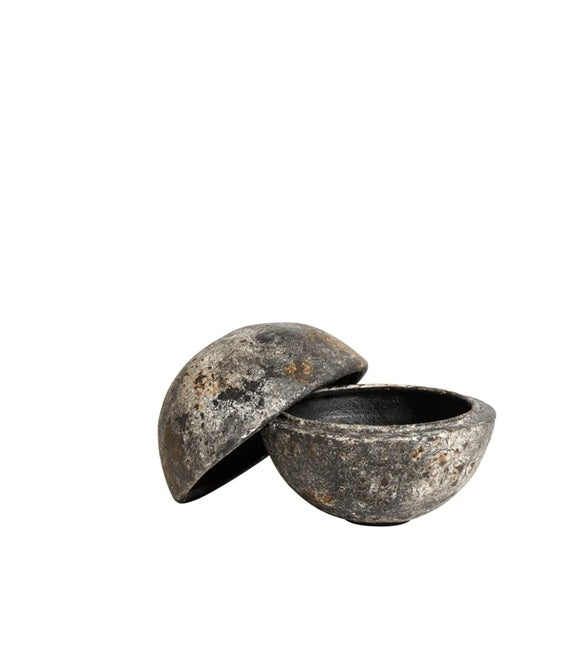 Bonbonniere - Rust Grey