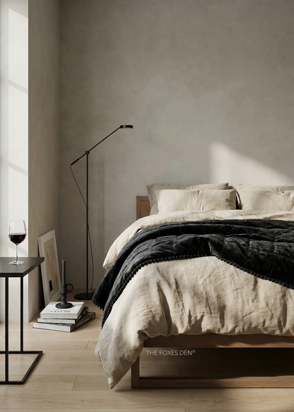 Pin Velvet Comforter | Black
