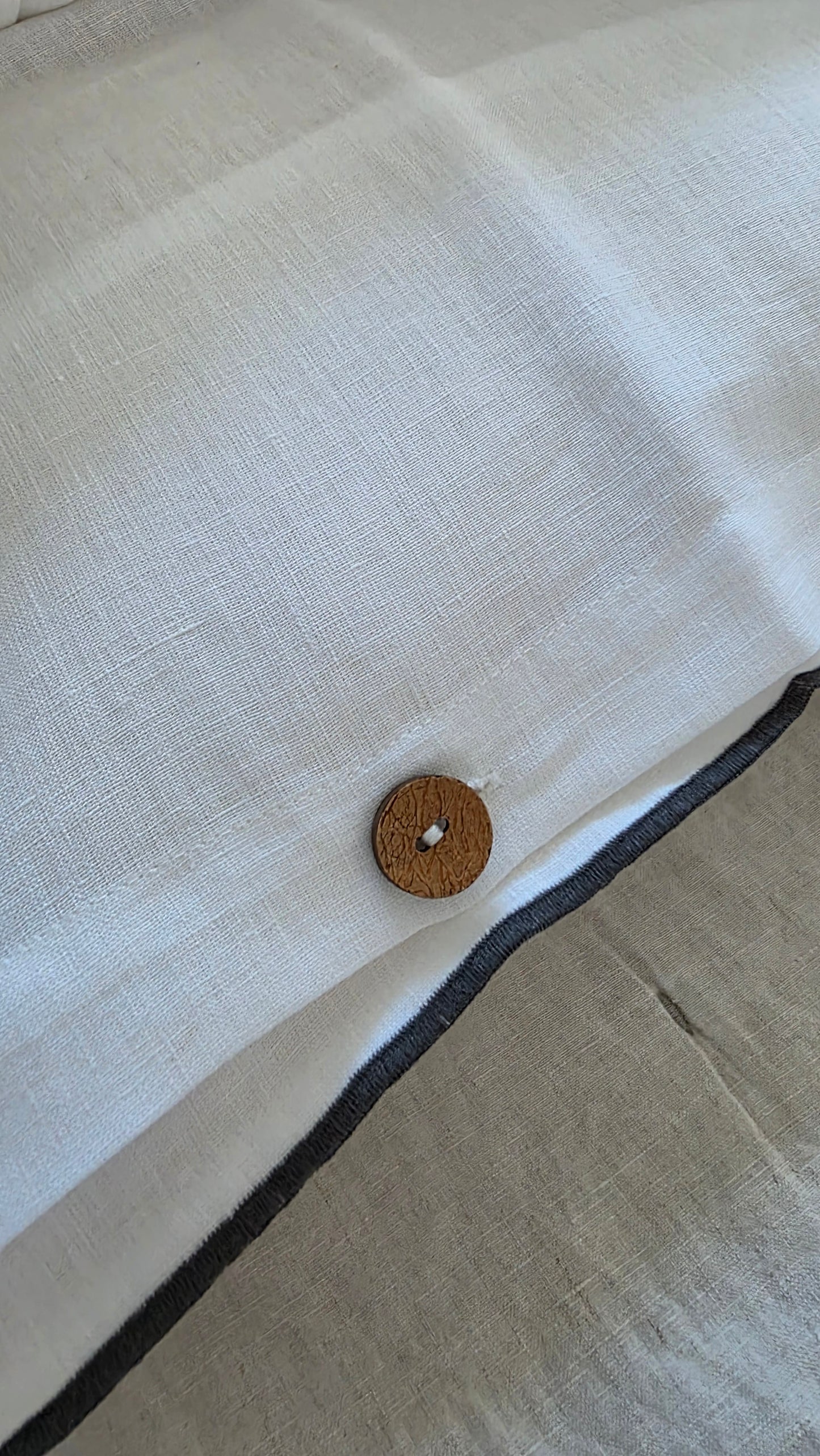Sable Edge Linen Duvet Cover - White with Slate border