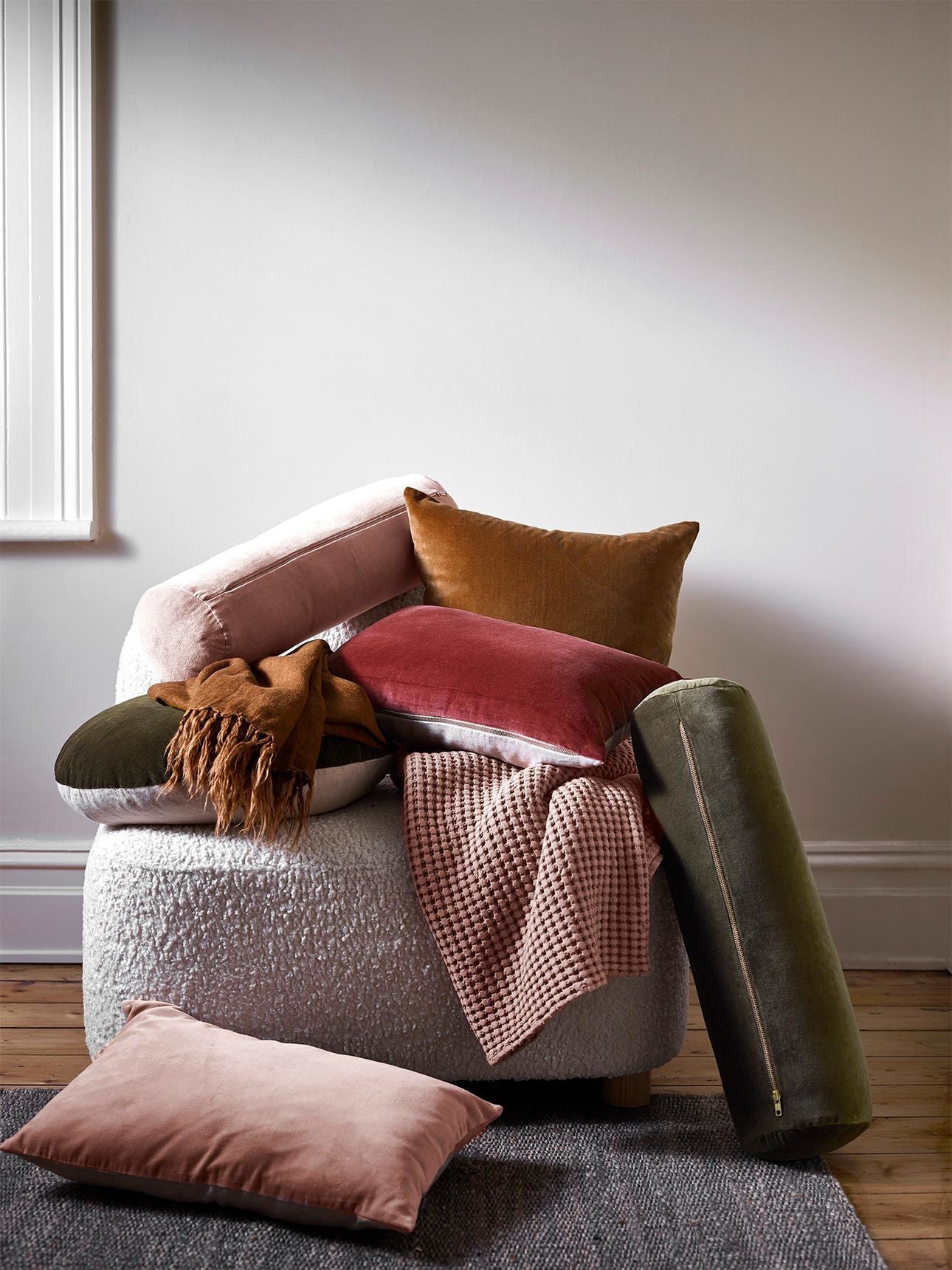 LUXURY VELVET CUSHION | TOBACCO