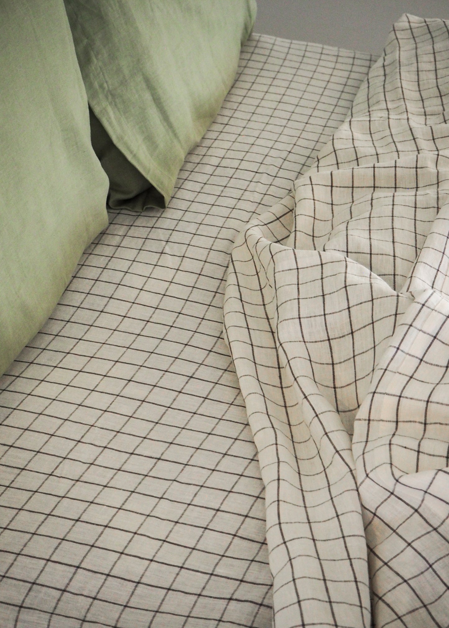 Stonewashed Linen Fitted Sheet | Charcoal Grid | Made in Europe