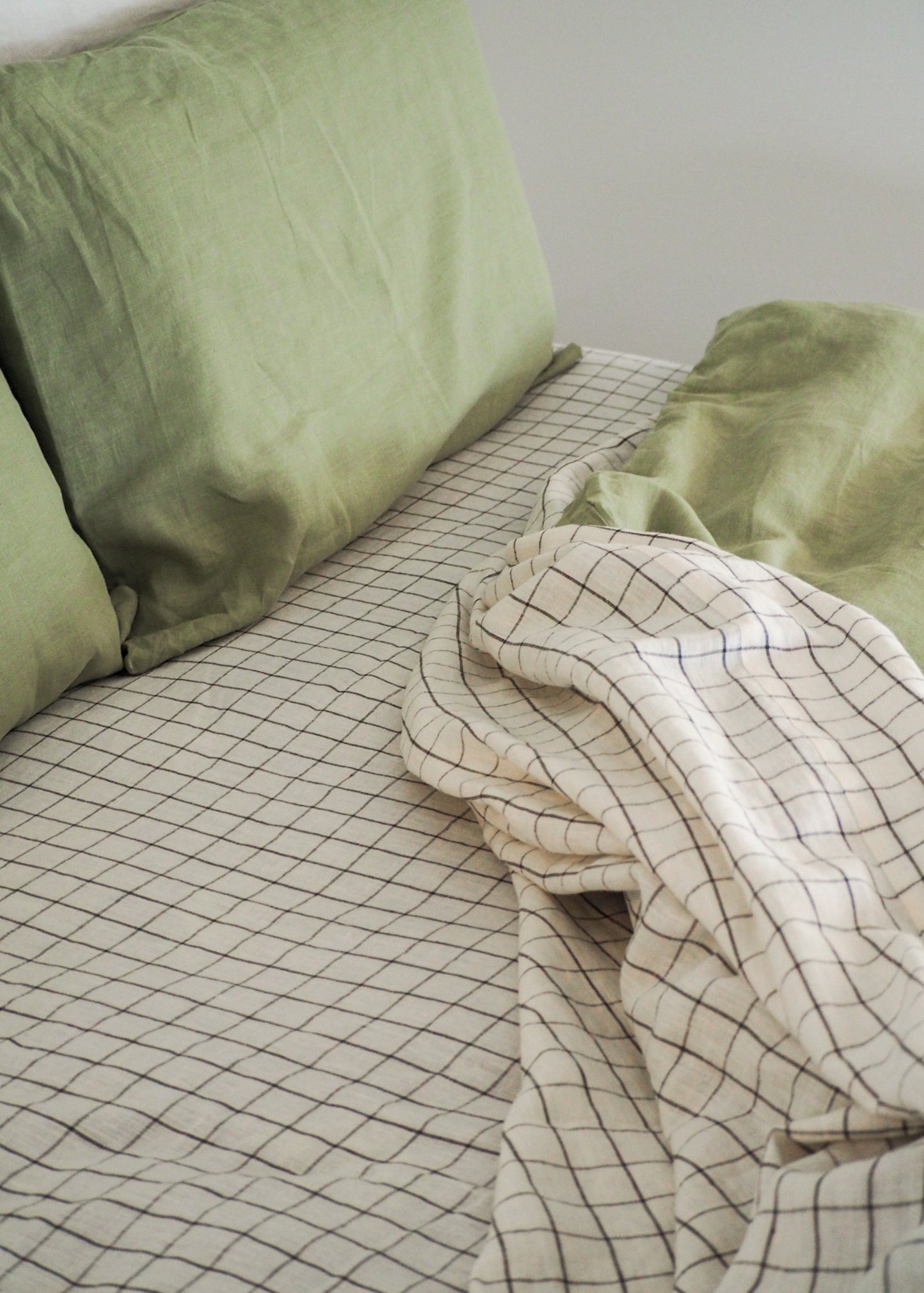 Stonewashed Linen Fitted Sheet | Charcoal Grid | Made in Europe