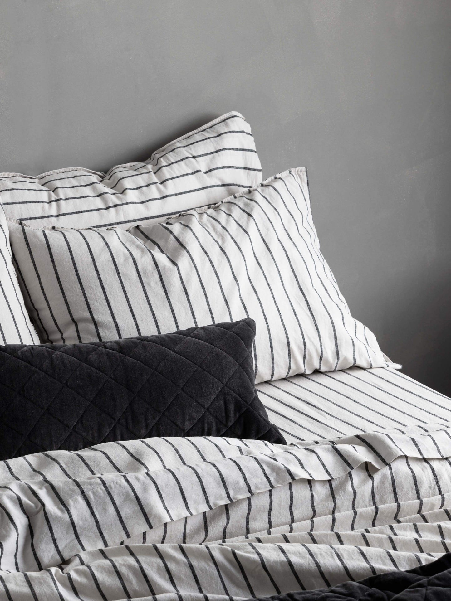 Bold Stripe Sheet Set | Charcoal